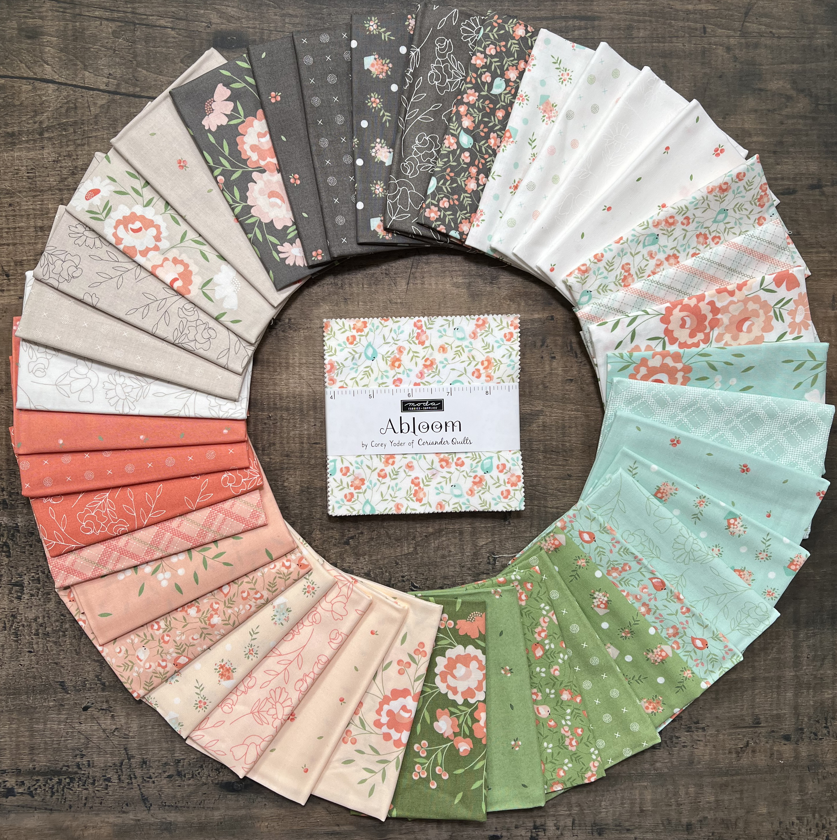 Abloom Roses - Prairie Green - Quilt Fabric