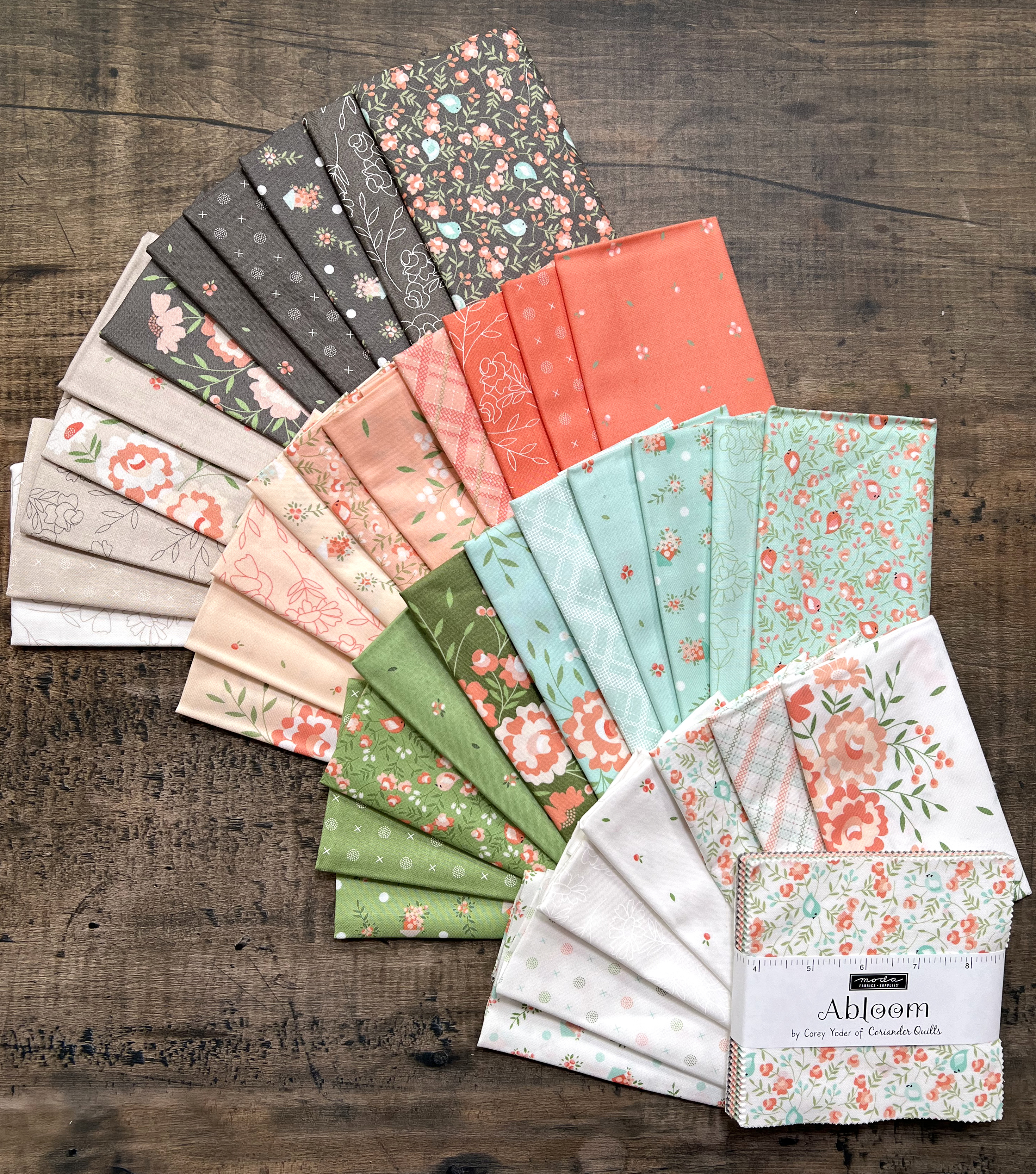 Abloom Roses - Prairie Green - Quilt Fabric