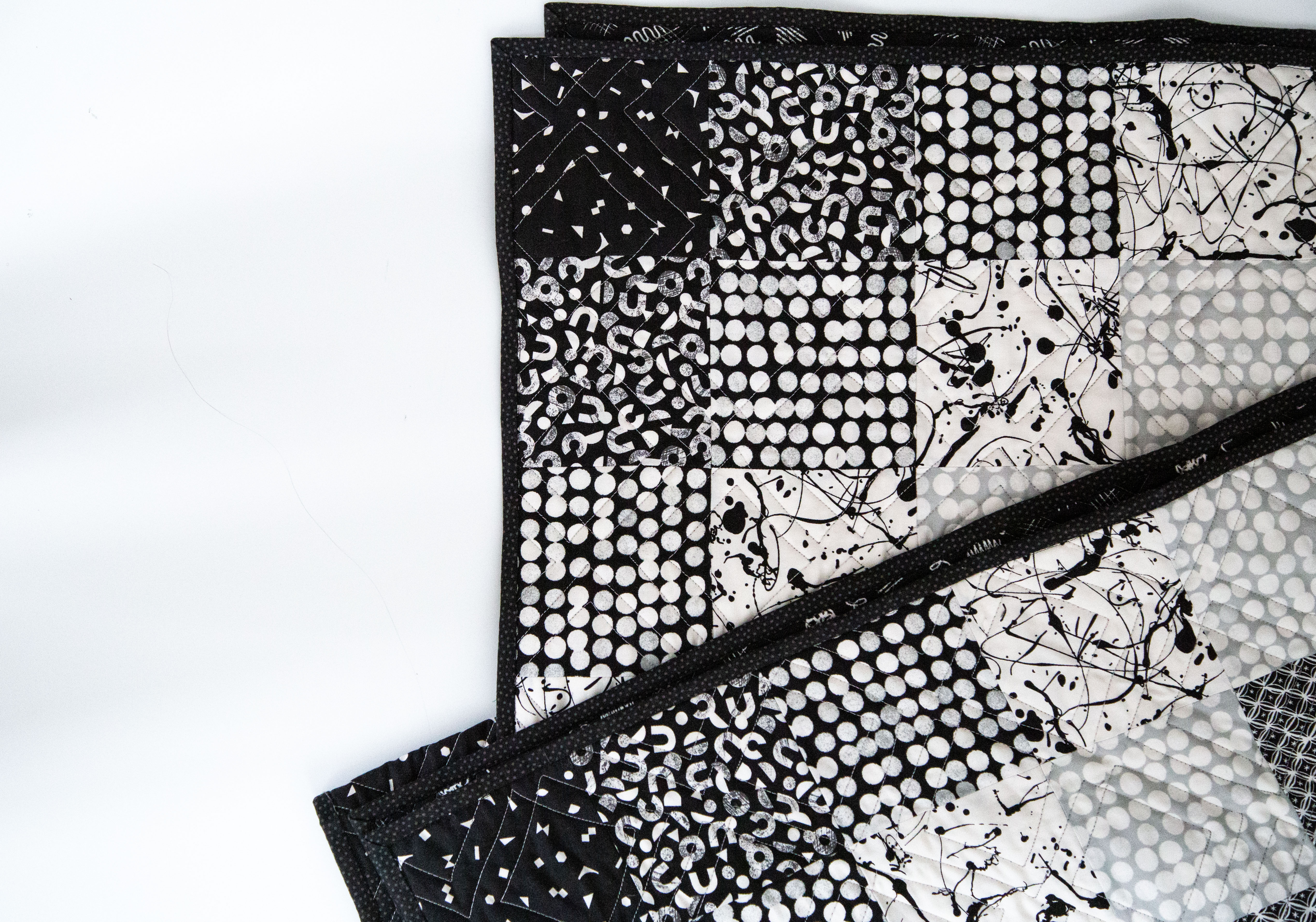 Achroma Mini Macrame Black - Quilt Fabric