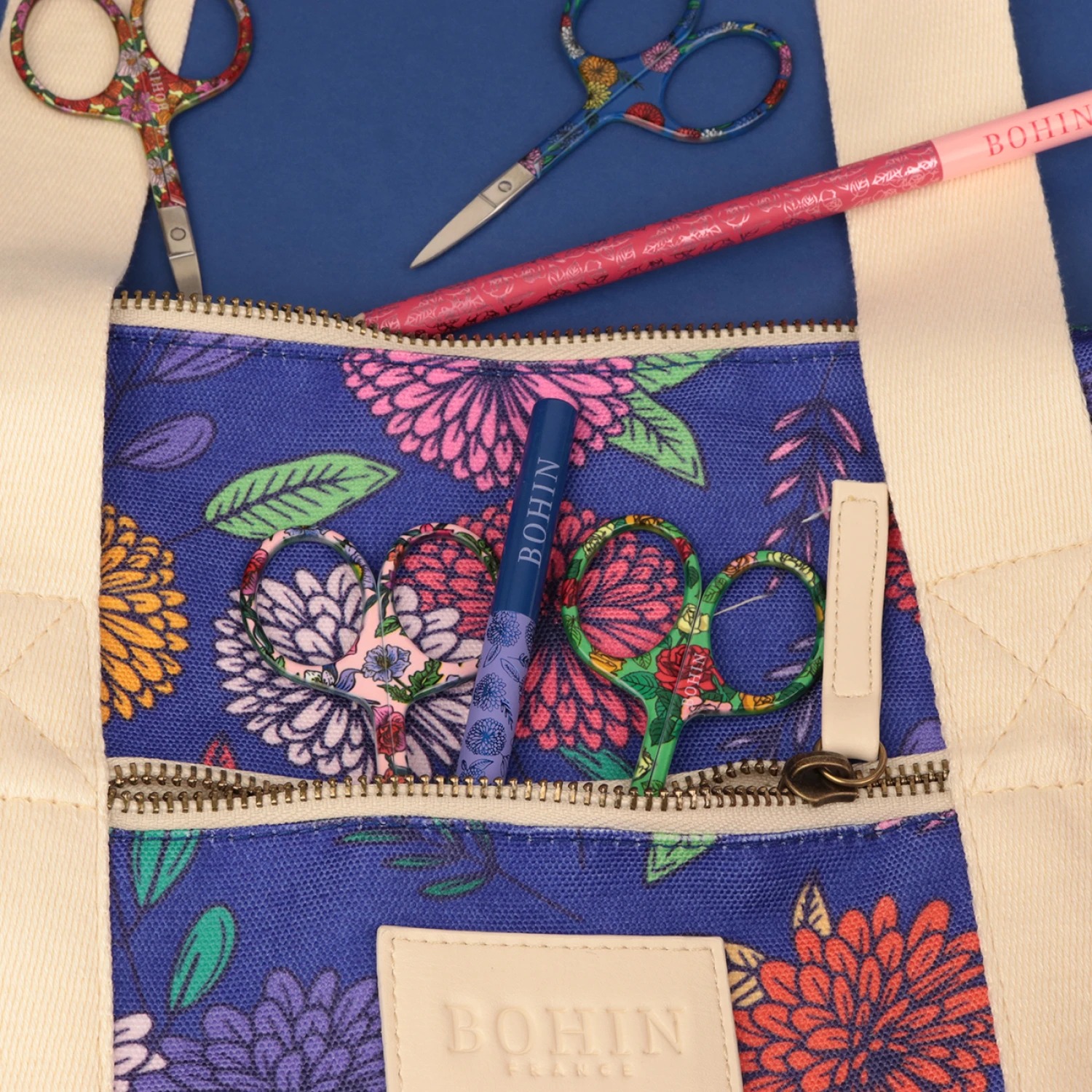 Blossom Cottage Bag - Blue, different perspective #1, zoomed in. Select this picture to zoom back out.