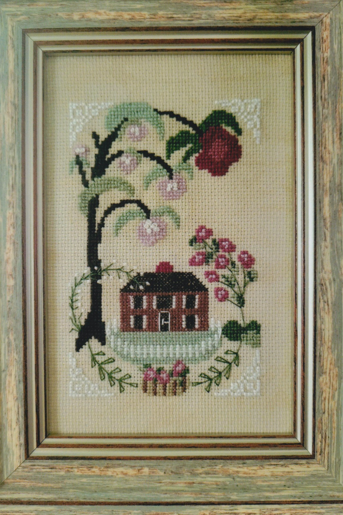 Colonial in Bloom - Cross Stitch Pattern