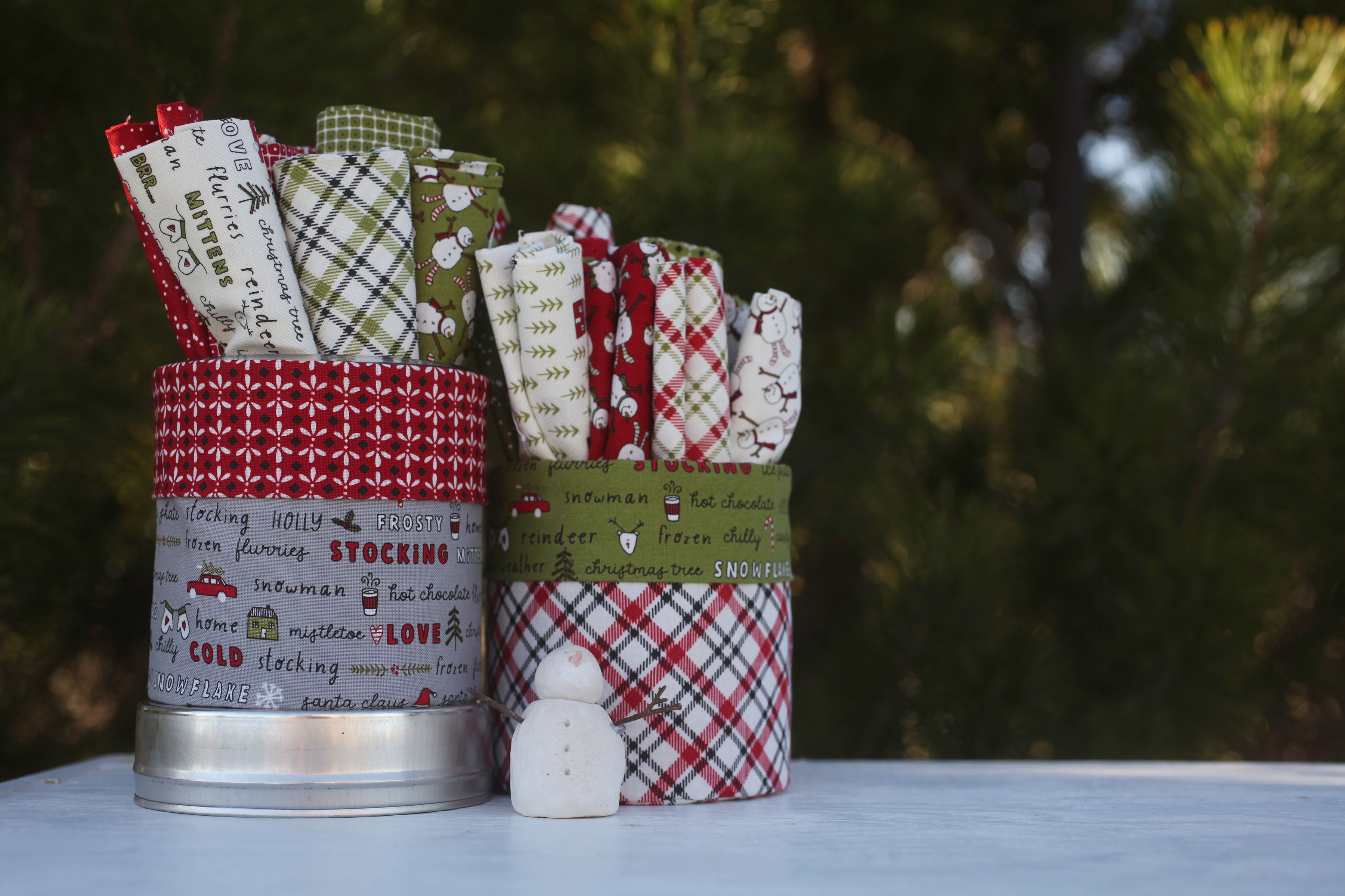 Blizzard Vanilla - Flurries Dots Snow - Quilt Fabric
