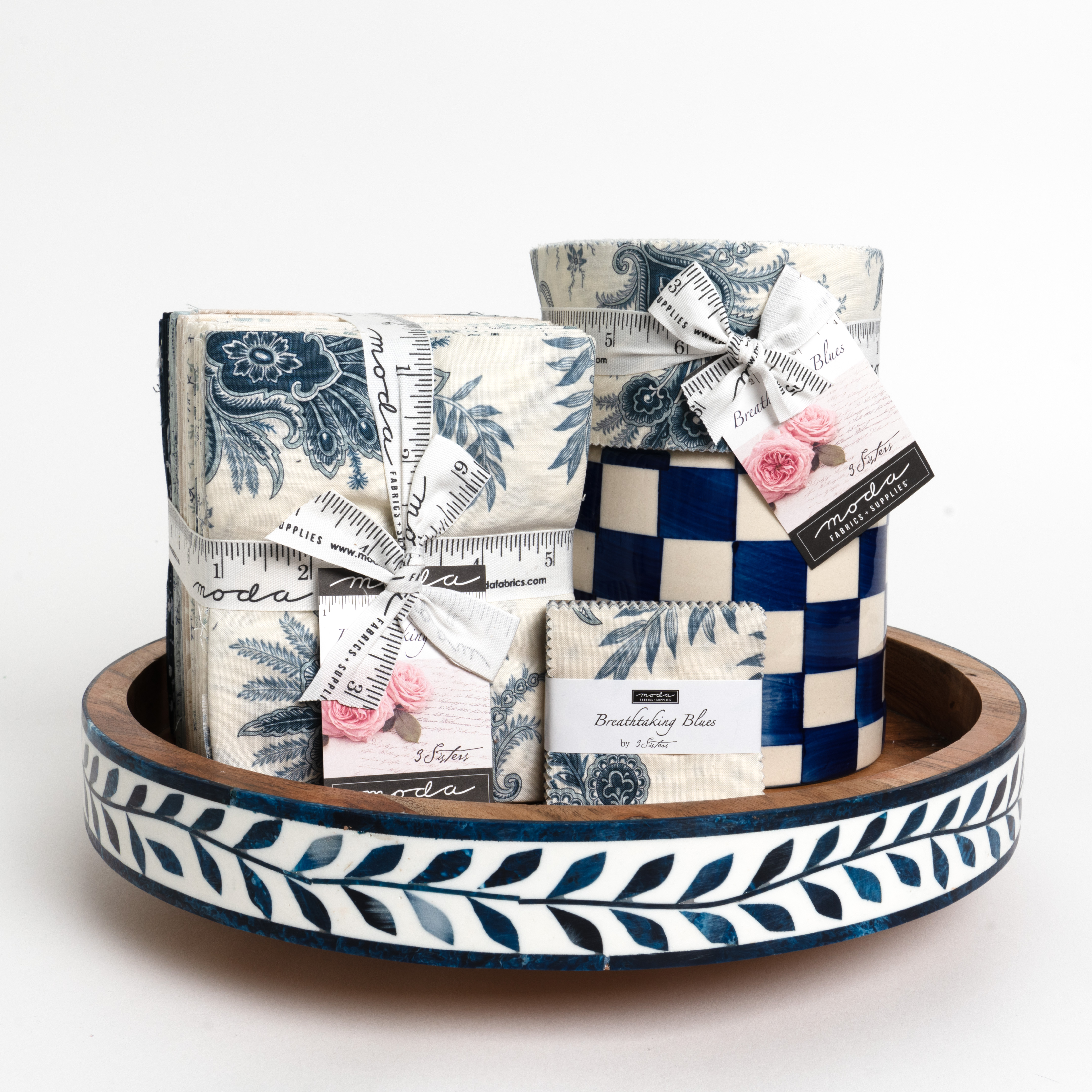 Breathtaking Blues Paisley Sky - Quilt Fabric