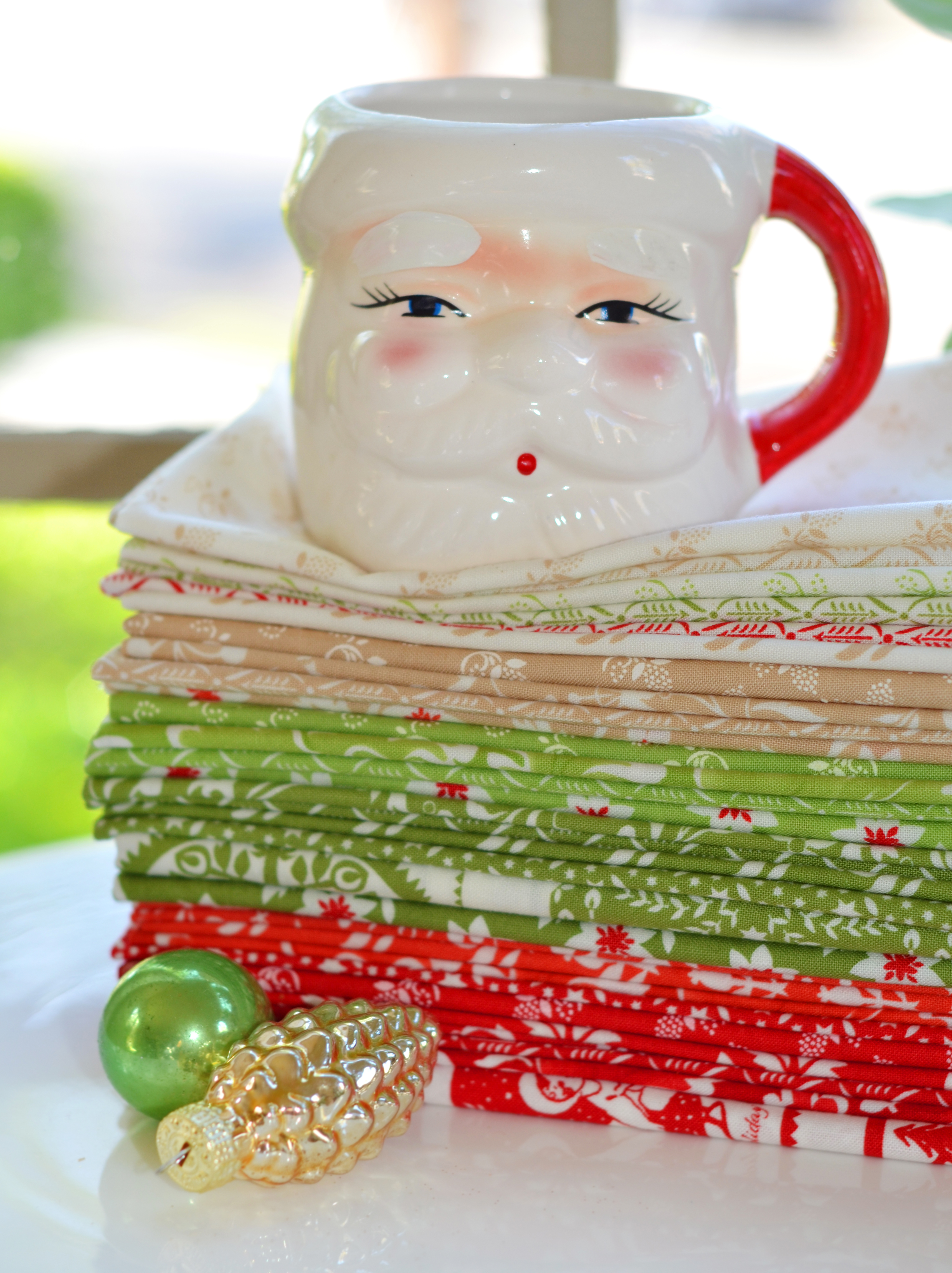 Buon Natale Buds - Pomegranate - Quilt Fabric