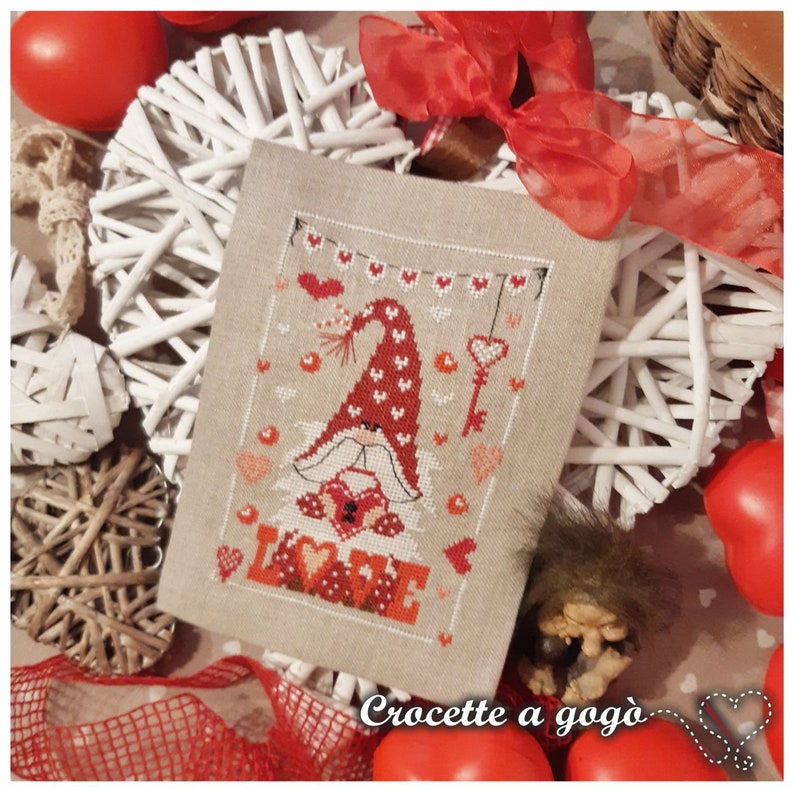 Gnomo innamorato - Cross Stitch Pattern