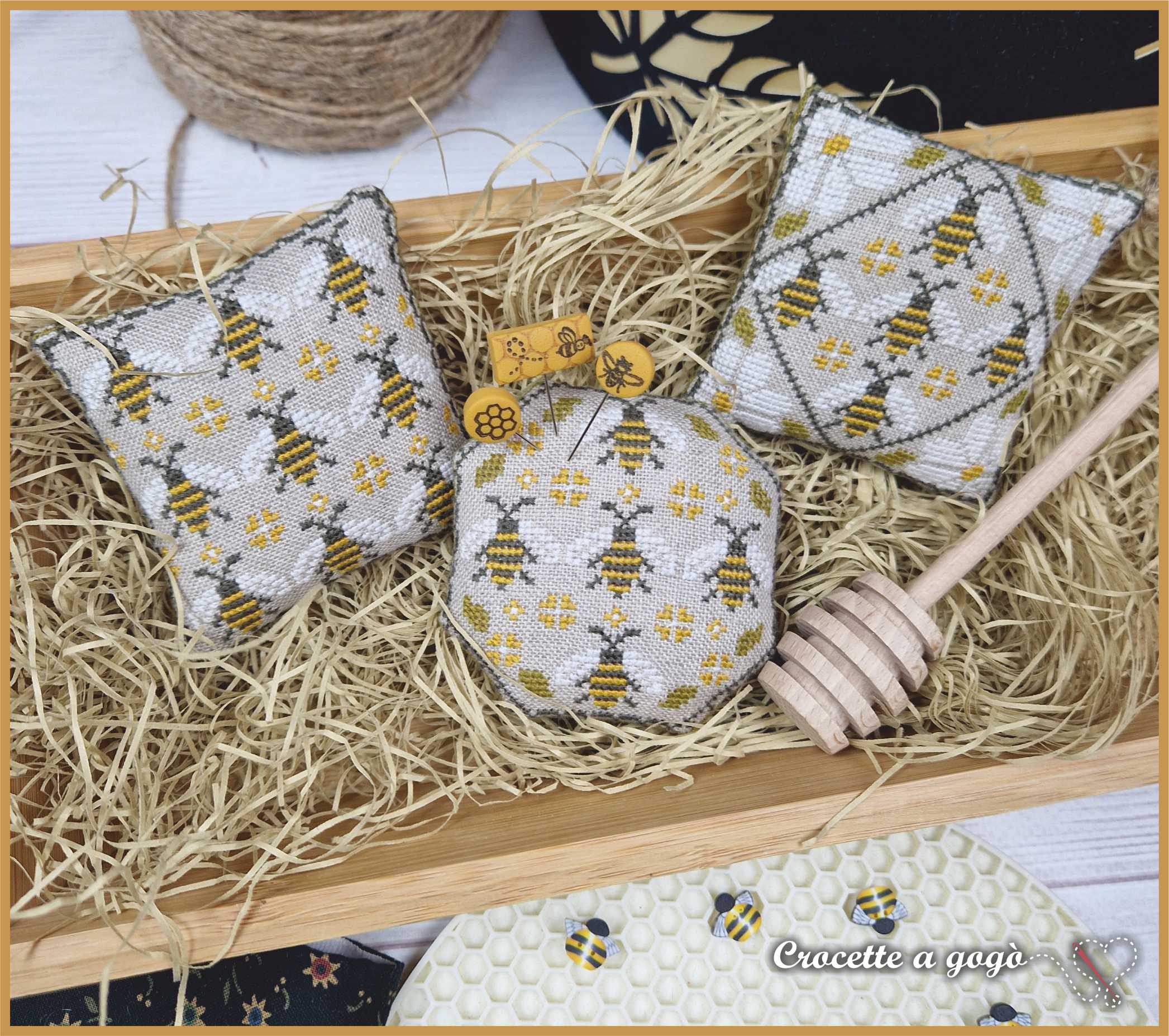 Tiny Stitch Things - Bee - Cross Stitch Pattern