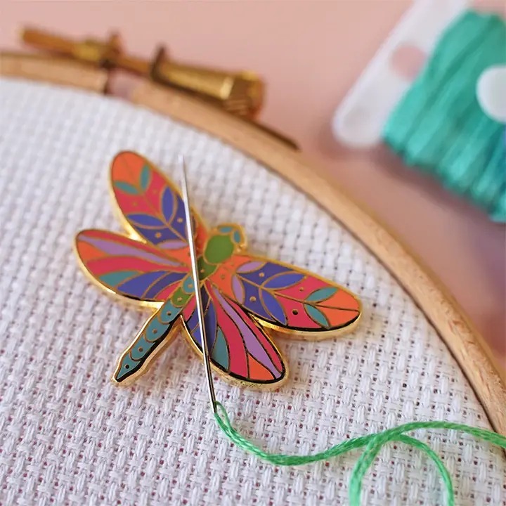 Dragonfly - Magnetic Needle Minder