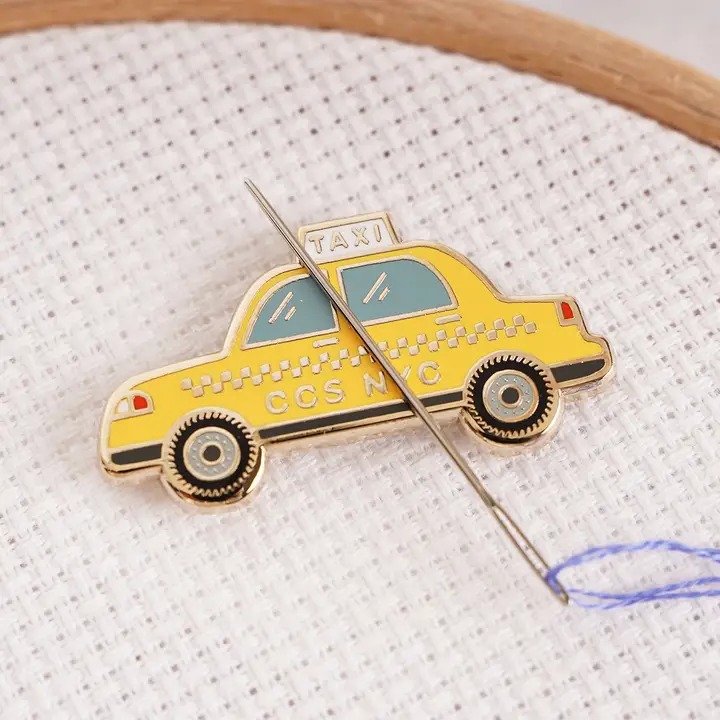 Taxi - Magnetic Needle Minder