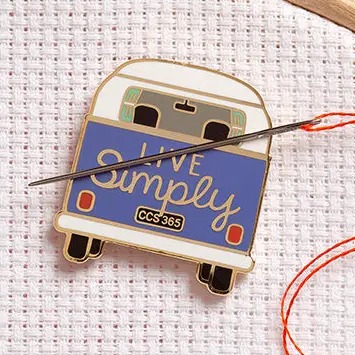 Live Simply - Magnetic Needle Minder