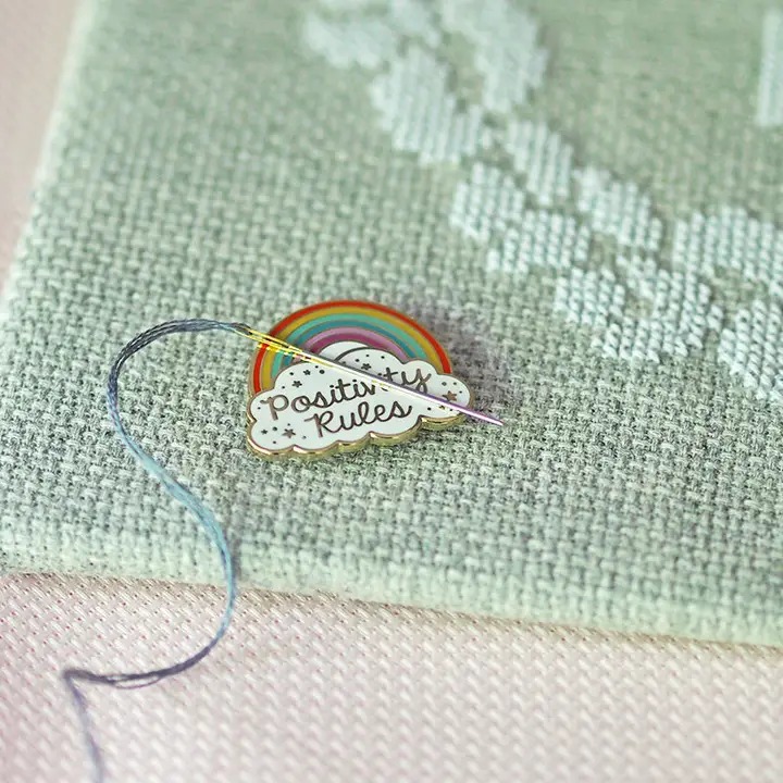 Rainbow - Magnetic Needle Minder