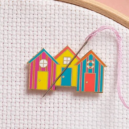 Beach Huts - Magnetic Needle Minder
