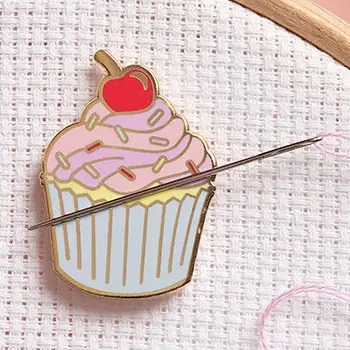 Cupcake - Magnetic Needle Minder