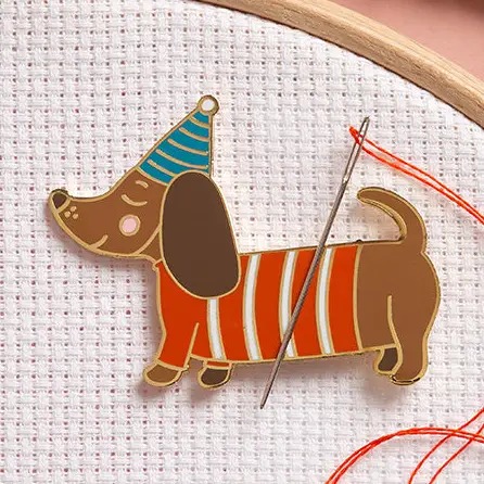 Sausage Dog Dachshund - Magnetic Needle Minder