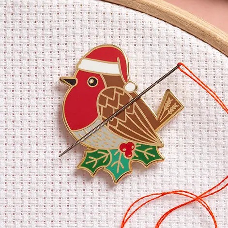 Robin - Christmas Magnetic Needle Minder