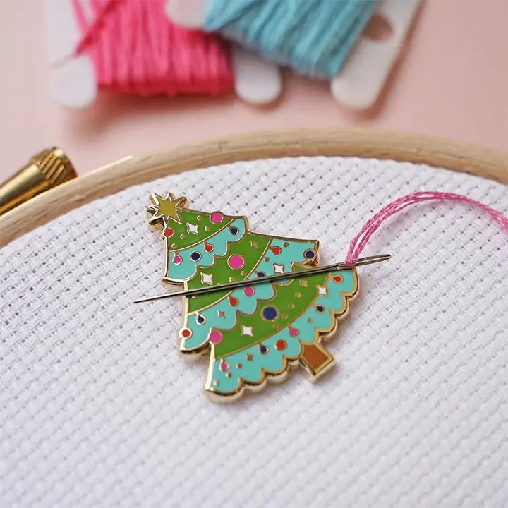 Christmas Tree - Magnetic Needle Minder