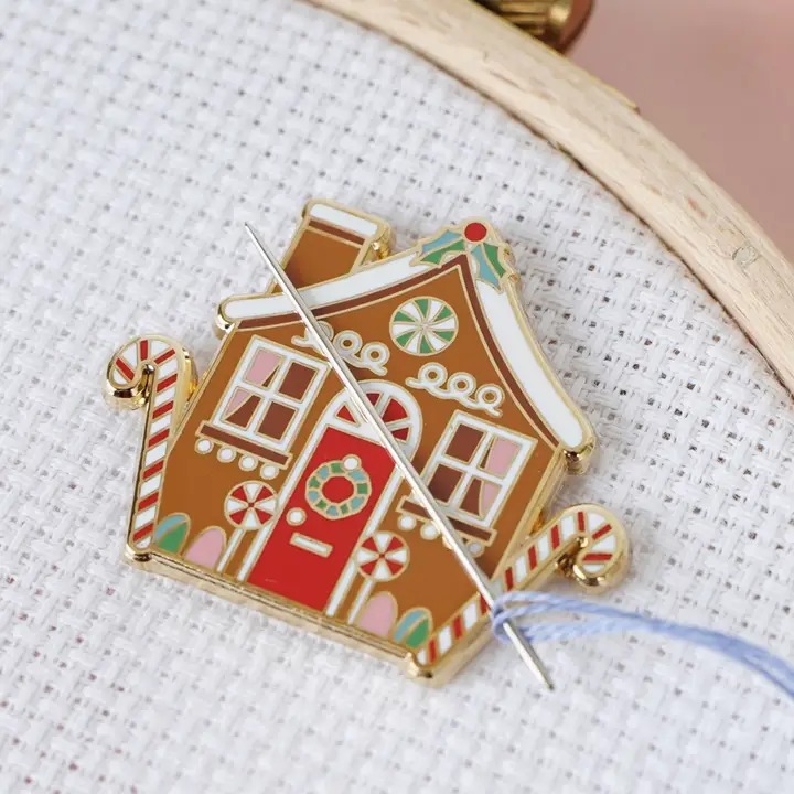 Gingerbread House - Christmas Magnetic Needle Minder