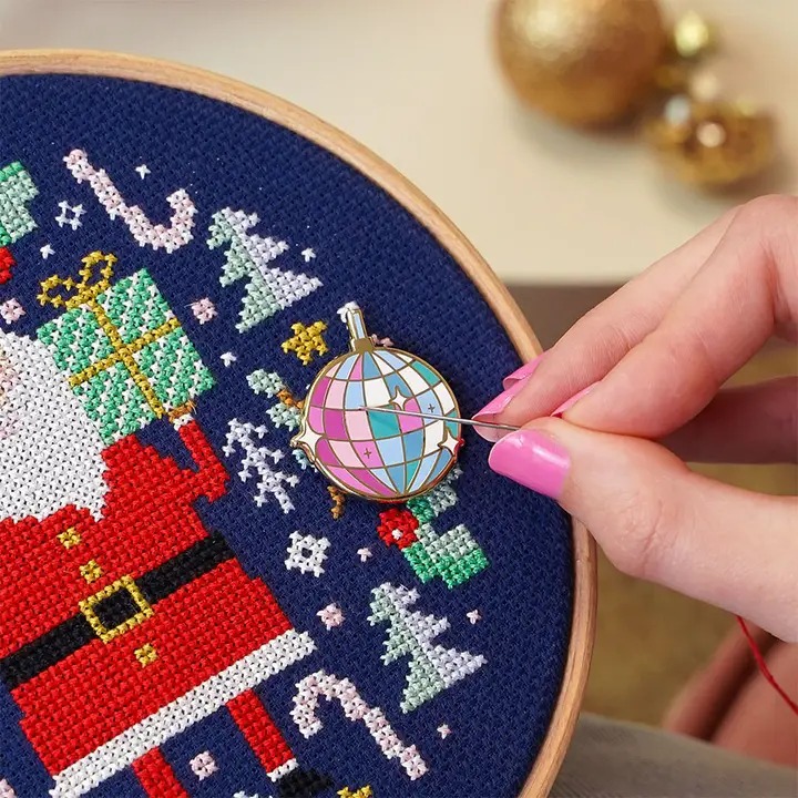Mirror Ball - Magnetic Needle Minder, different perspective #1, zoomed in. Select this picture to zoom back out.