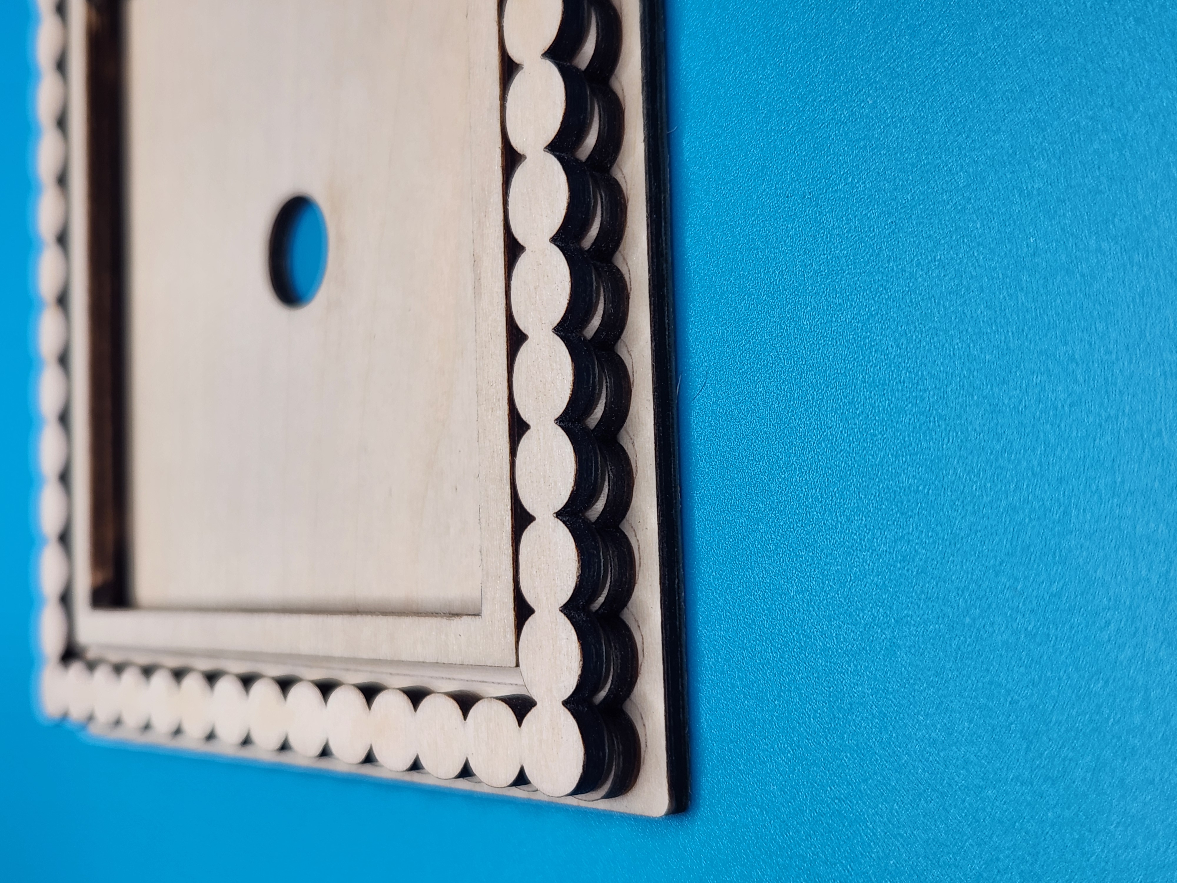 Square Frame w/ Circle Border Small - Unfinished Wood Frame, different perspective #1, zoomed in. Select this picture to zoom back out.