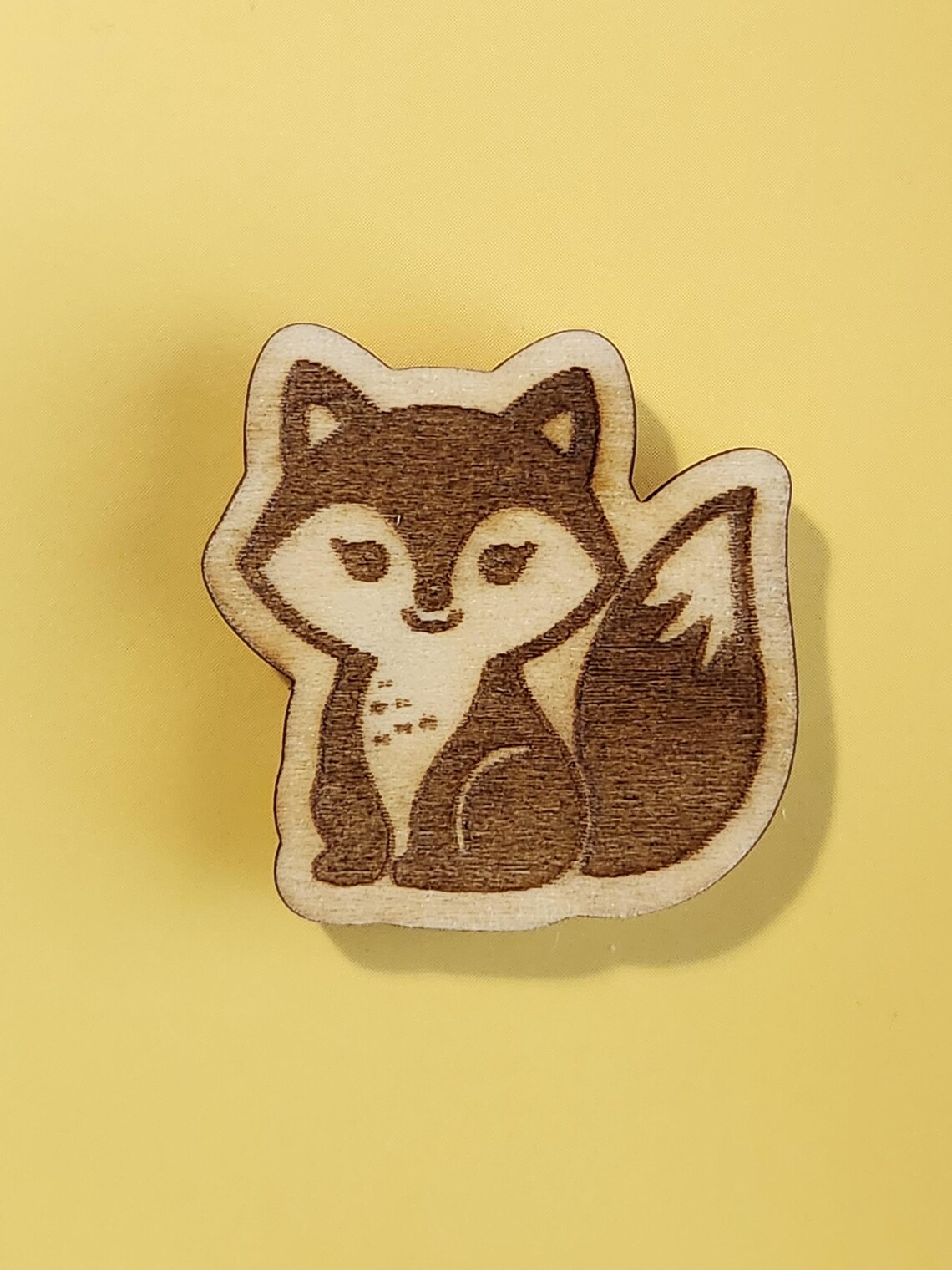 Fox - Magnetic Needle Minder, zoomed in. Select this picture to zoom back out.