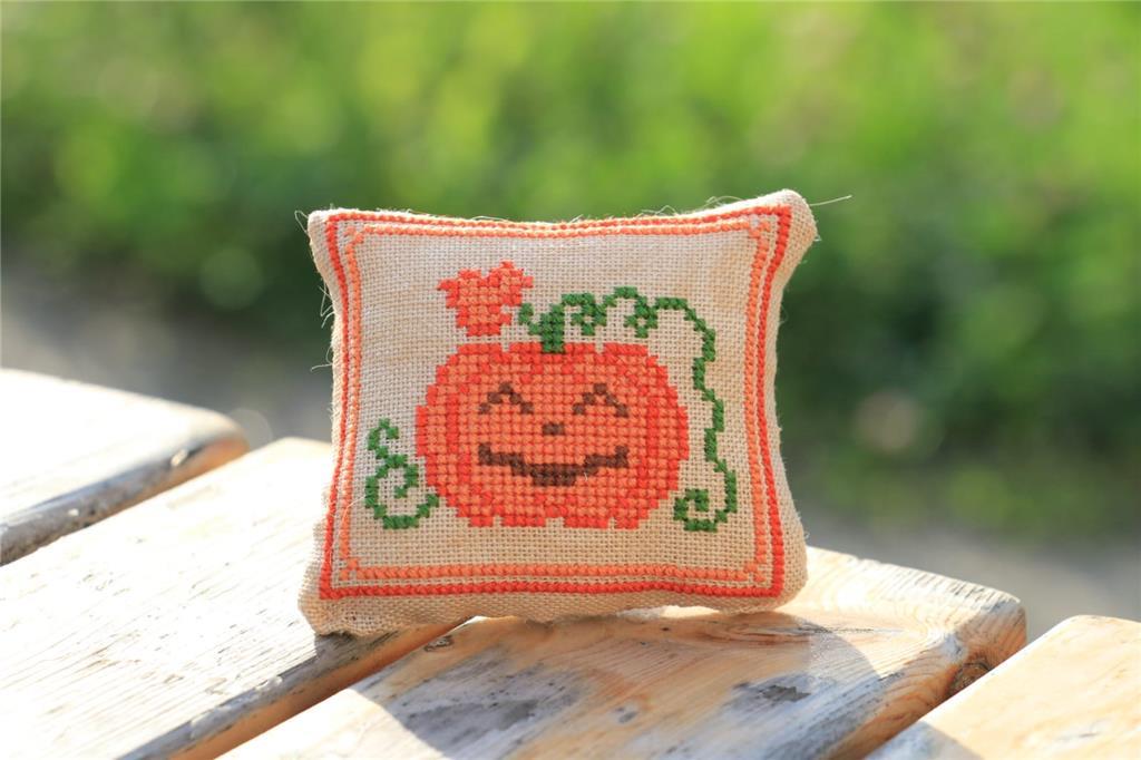 Happy Pumpkin - Cross Stitch Pattern