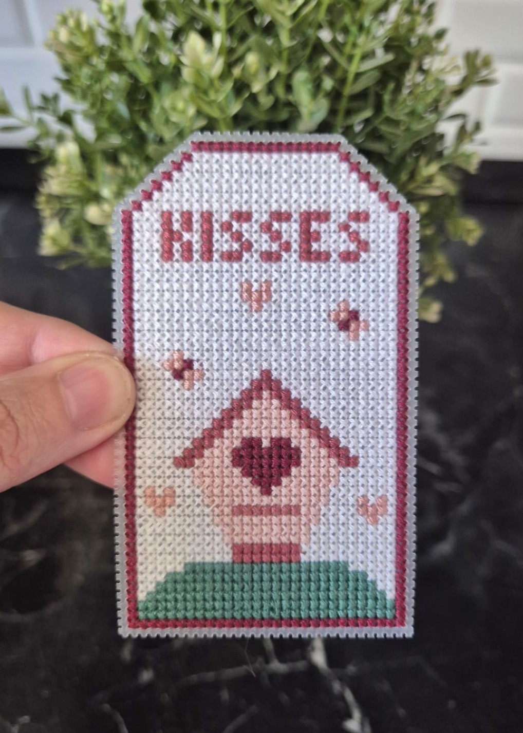 Valentine's Day Kisses Tag - Cross Stitch Pattern