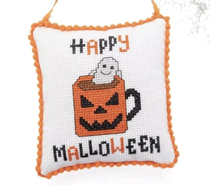 Happy Malloween - Halloween Cross Stitch Pattern, zoomed in. Select this picture to zoom back out.