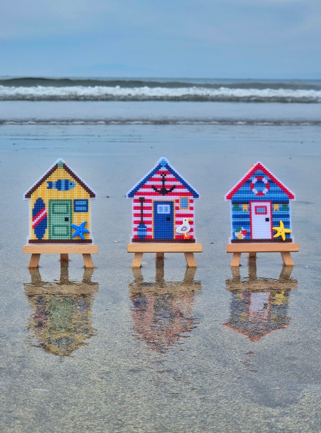 Beach Houses - Cross Stitch Pattern, zoomed in. Select this picture to zoom back out.