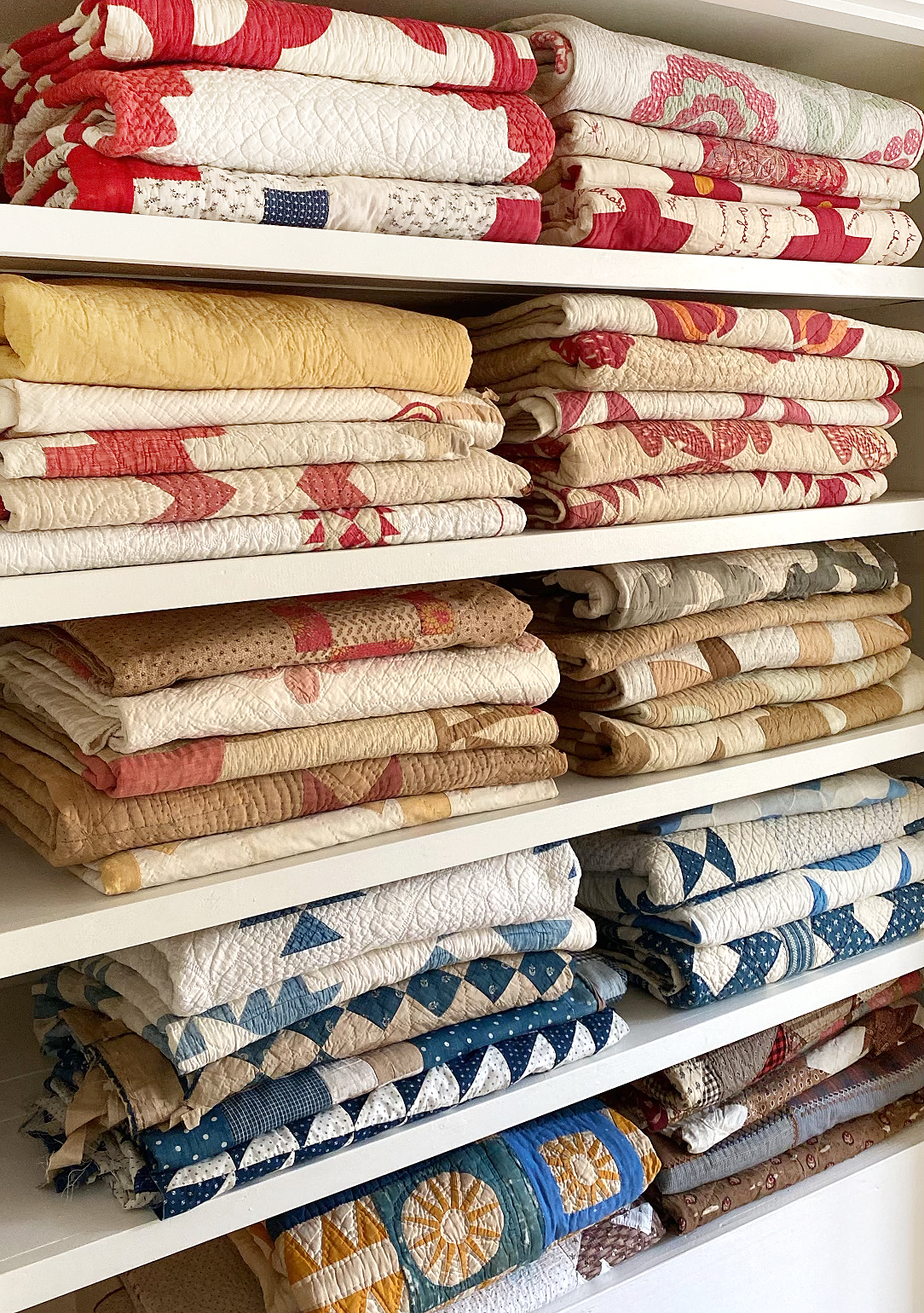 Chateau De Chantilly Pearl - Quilt Fabric