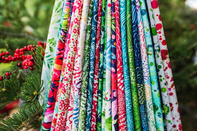 Comfort And Joy Midnight - All The Trimmings - Quilt Fabric