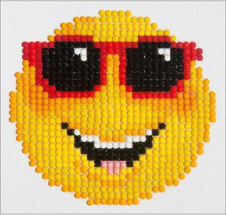Smiling Face - Diamond Dotz Facet Art Kit
