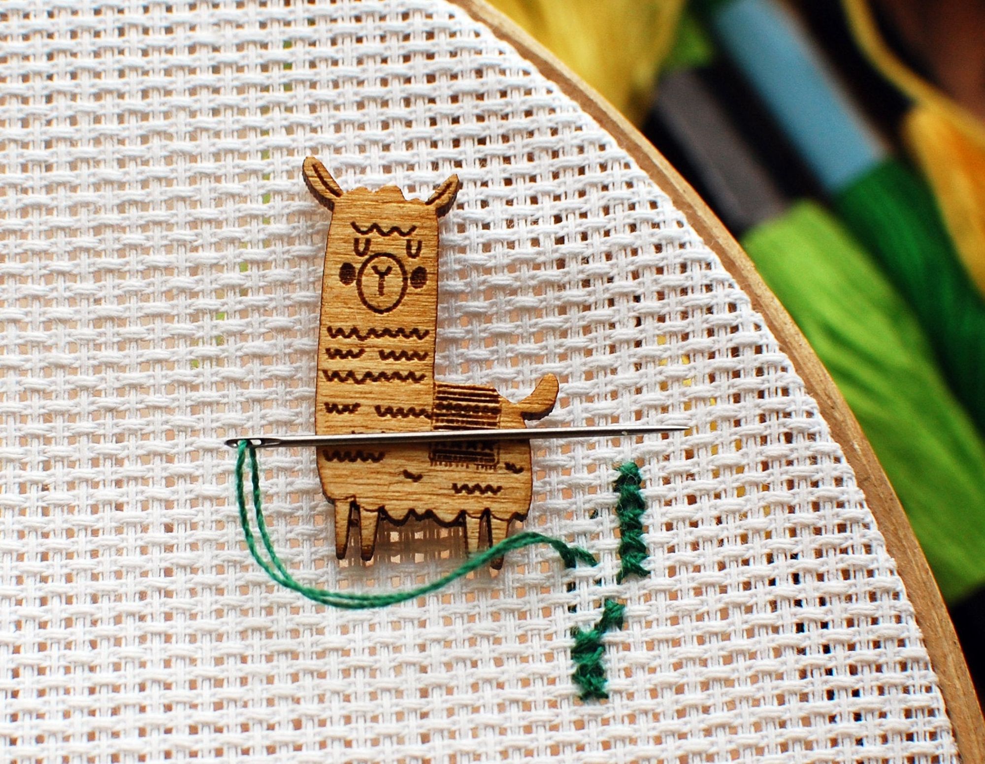 Llama - Needle Minder