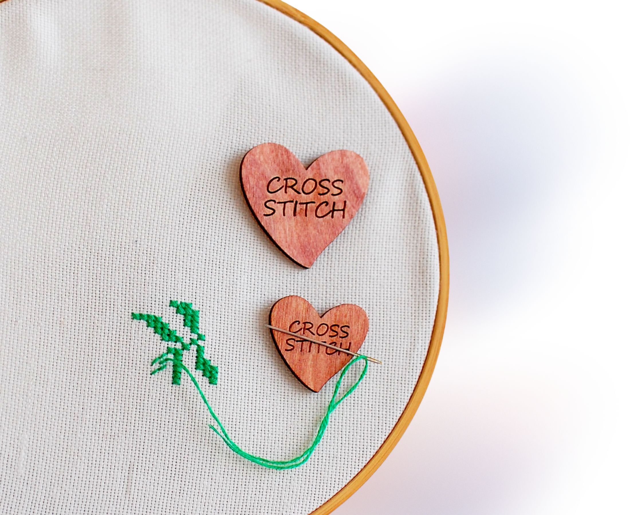 Hearts (2pcs) - Needle Minder