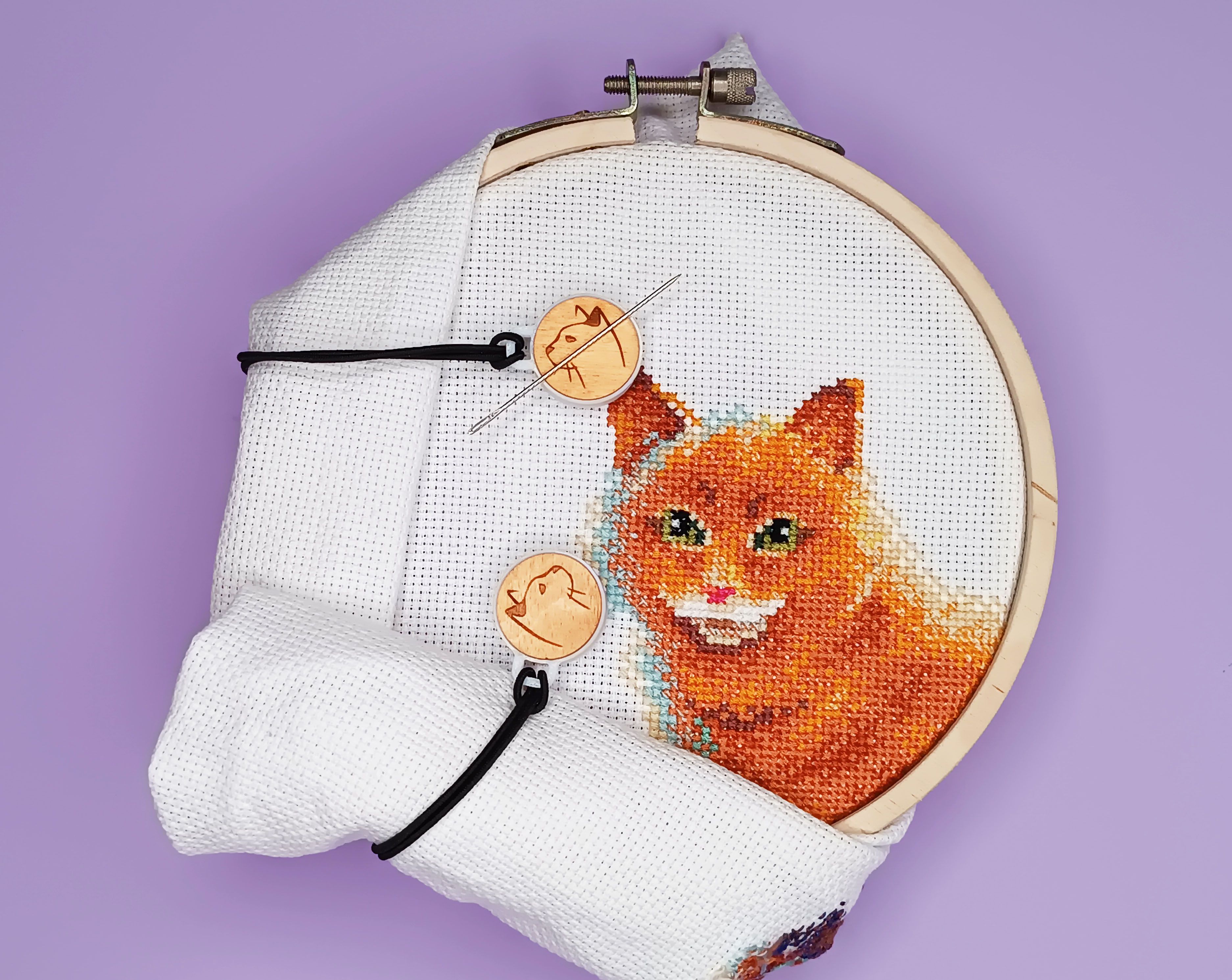 Wooden Cats - Magnetic Fabric Keepers (2pcs)