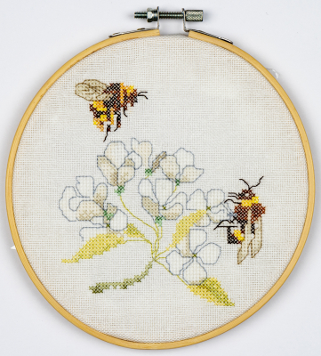 2 Bees and Blossom Aida) - Cross Stitch Kit
