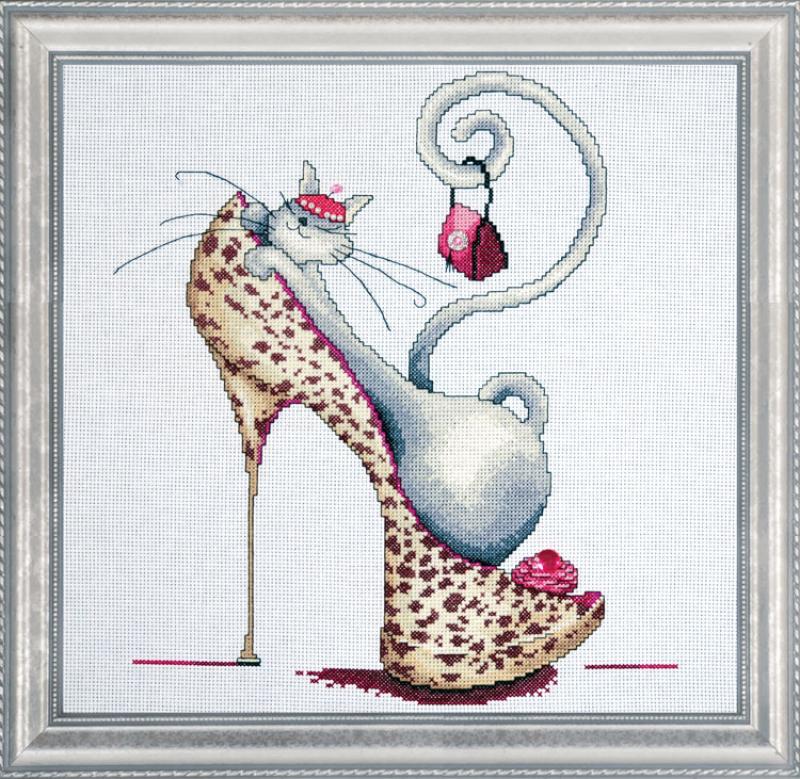 Fashionista Cat - Cross Stitch Kit