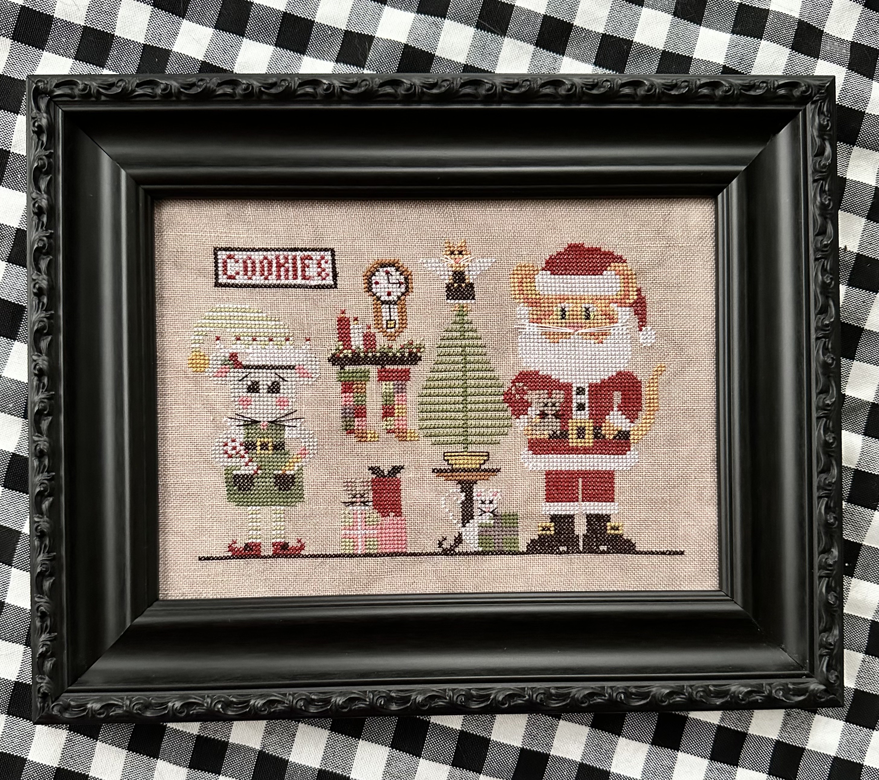 Santa 'Claws' - Cross Stitch Pattern 