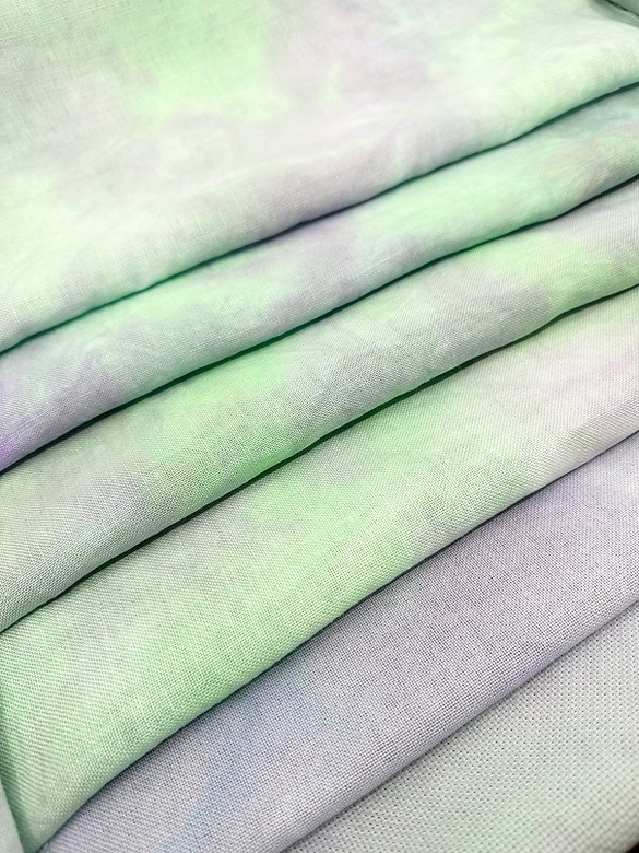 36 Count Morning Dew Linen 35x52, zoomed in. Select this picture to zoom back out.