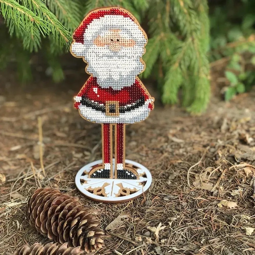 Santa Claus - Christmas Wooden Bead Kit, different perspective #1, zoomed in. Select this picture to zoom back out.