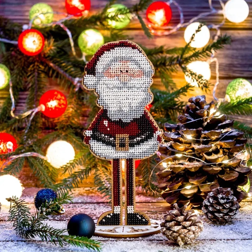 Santa Claus - Christmas Wooden Bead Kit, zoomed in. Select this picture to zoom back out.