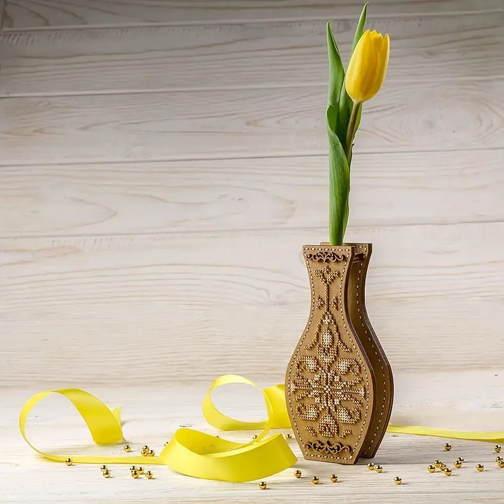 Spring Symphony - Double-Sided Vase Wooden Bead Kit, zoomed in. Select this picture to zoom back out.