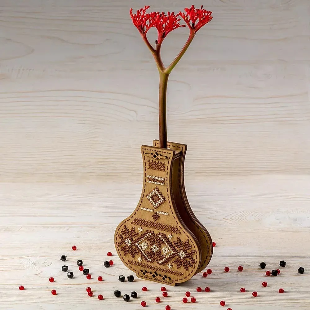 Star Code - Double-Sided Vase Wooden Bead Kit, zoomed in. Select this picture to zoom back out.