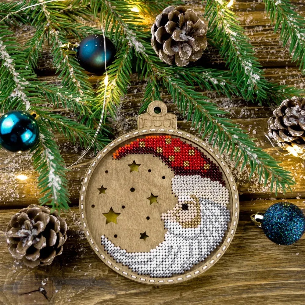 Santa Under the Stars - Christmas Wooden Bead Kit, zoomed in. Select this picture to zoom back out.