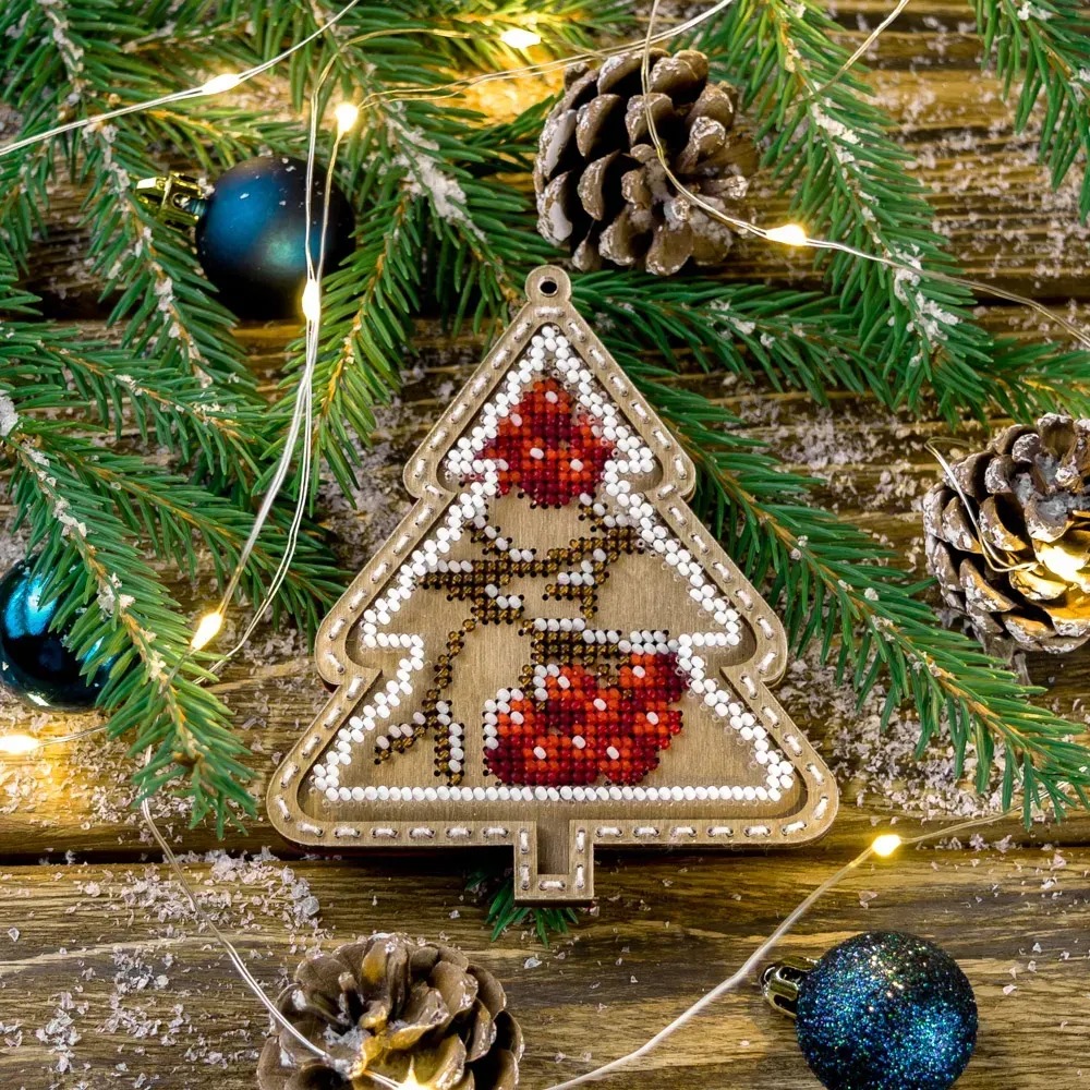 Tree With Rowan Berries - Christmas Ornament Wooden Bead Kit, zoomed in. Select this picture to zoom back out.