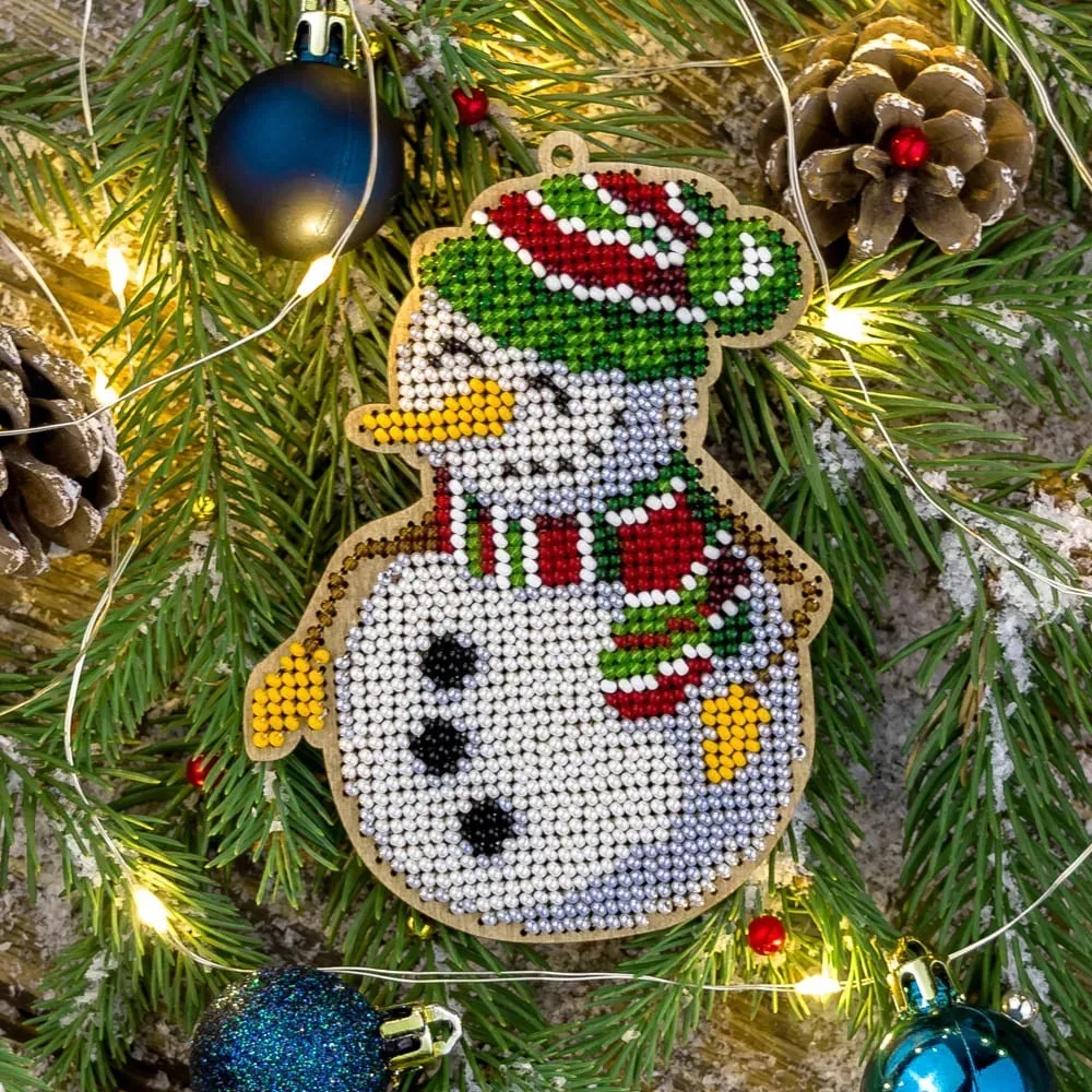 Happy Snowman - Christmas Ornament Wooden Bead Kit, zoomed in. Select this picture to zoom back out.
