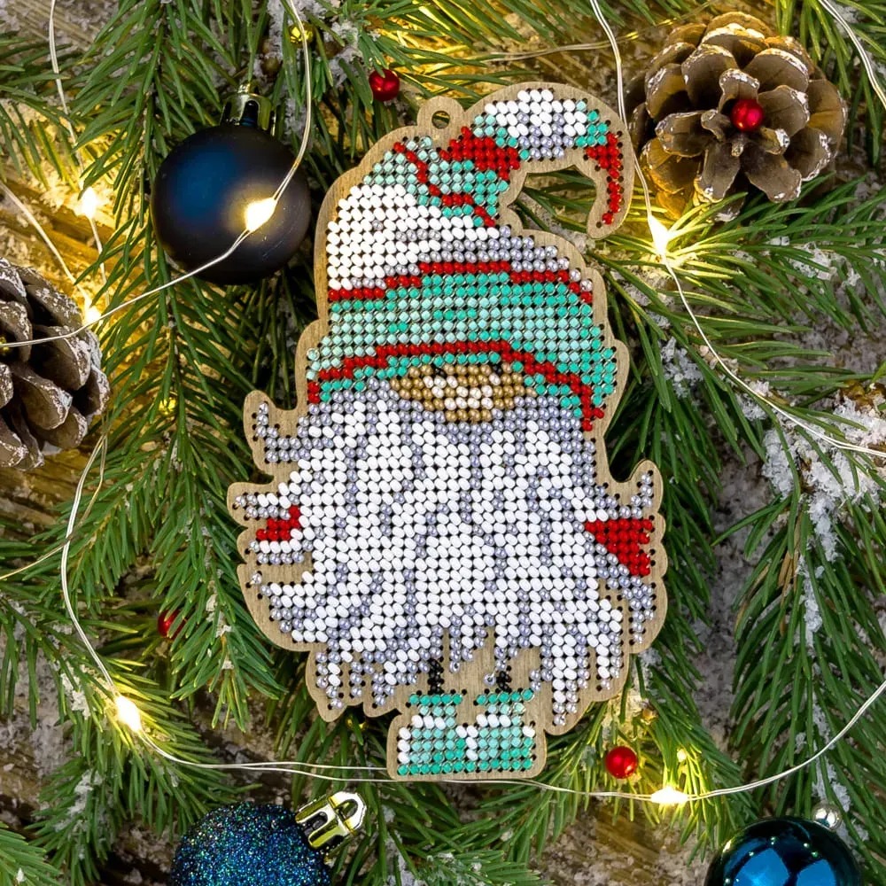 Christmas Gnome - Christmas Ornament Wooden Bead Kit, zoomed in. Select this picture to zoom back out.
