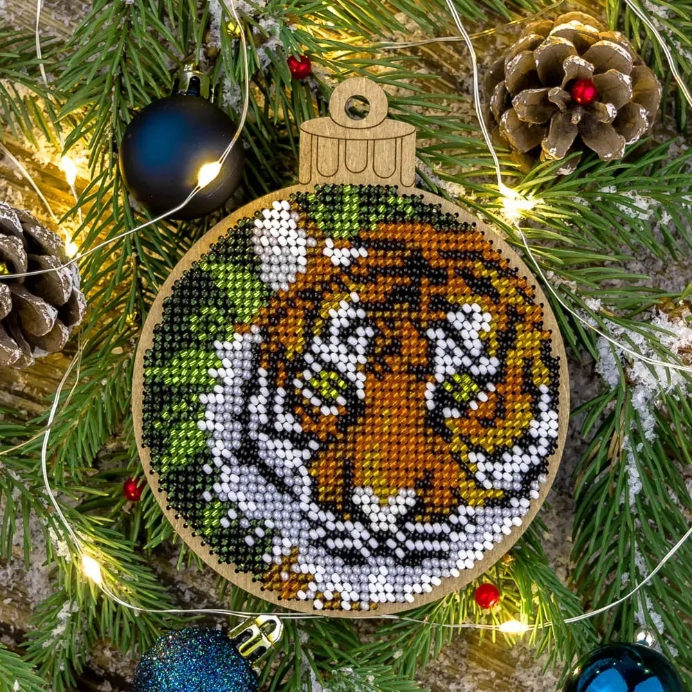 Jungle Tiger - Christmas Ornament Wooden Bead Kit, zoomed in. Select this picture to zoom back out.