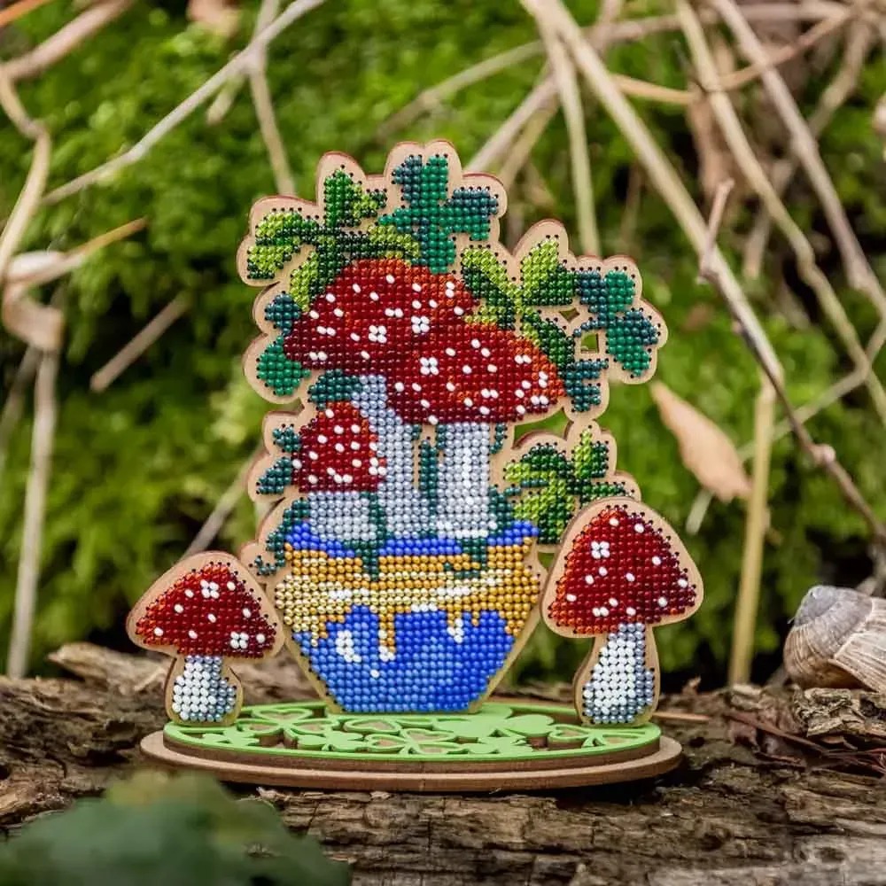 Magical Amanita - Ornament Wooden Bead Kit, zoomed in. Select this picture to zoom back out.
