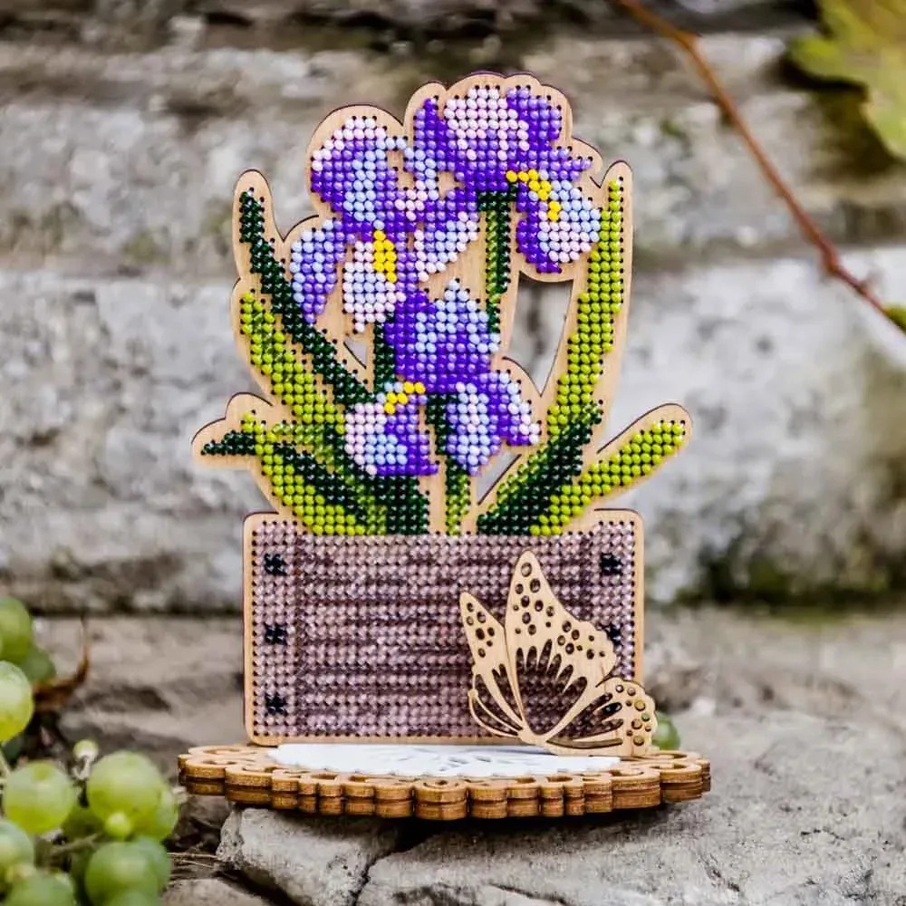 Irises In A Pot - Ornament Wooden Bead Kit, zoomed in. Select this picture to zoom back out.