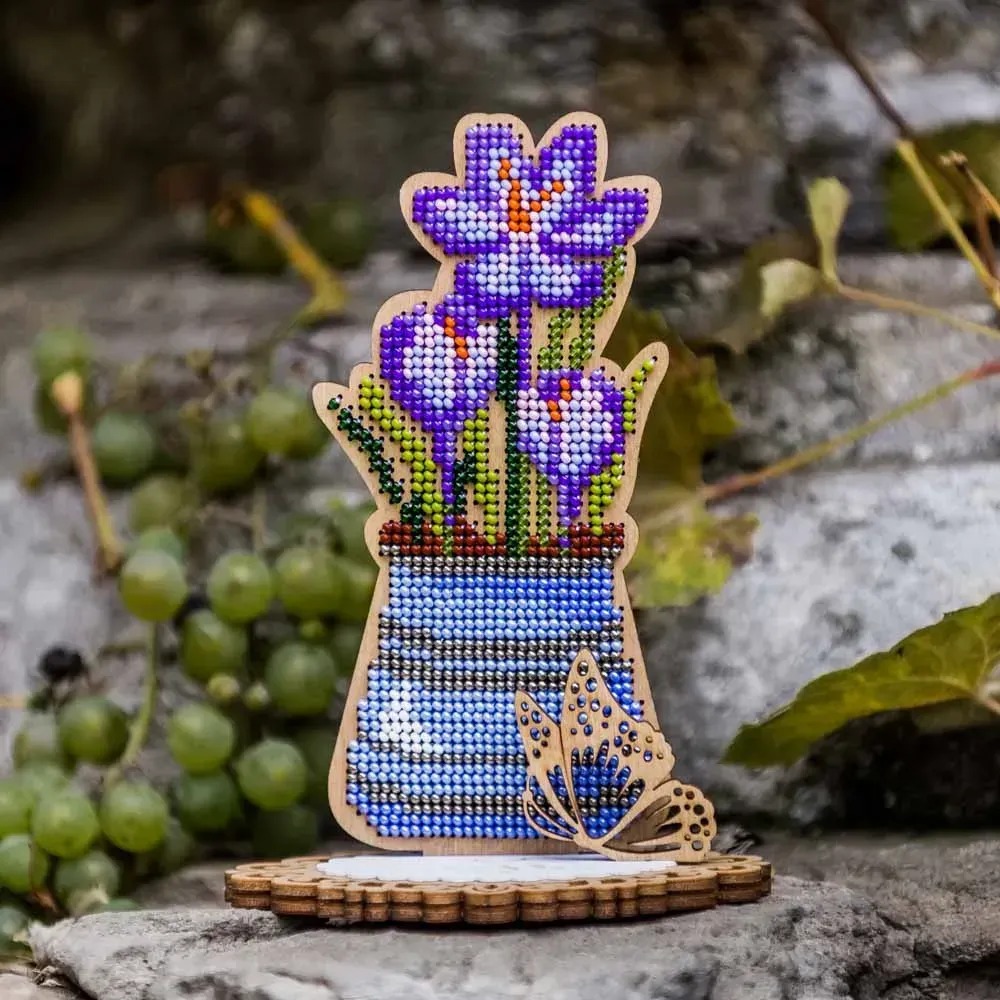 Crocuses In A Jug - Ornament Wooden Bead Kit, zoomed in. Select this picture to zoom back out.