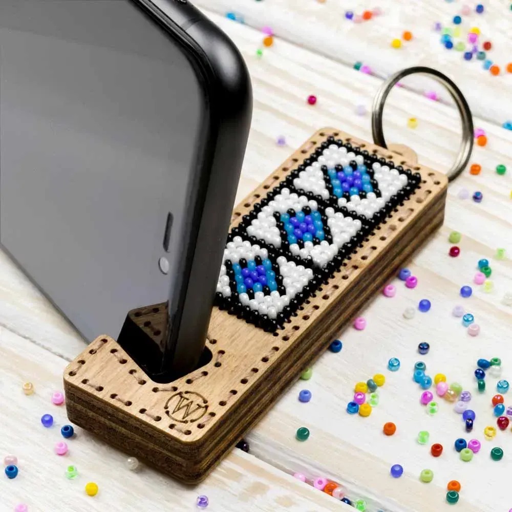 Blue and White Phone Stand - Ornament Wooden Bead Kit, zoomed in. Select this picture to zoom back out.